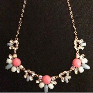 Very cute LOFT statement necklace!